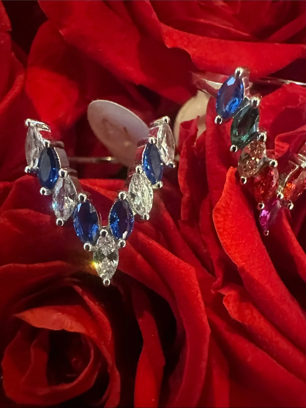 925 Silver V shaped ring. Size 7